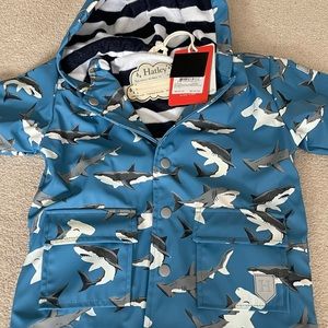 Brand new with tags Hatley color changing raincoat size 2T